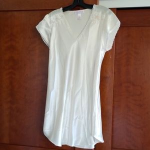 Oscar de la Renta nightie